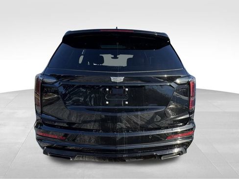Used 2024 Cadillac XT6 Sport w/ LPO, ONYX Package image 16