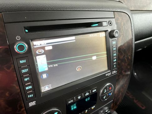 Used 2012 GMC Yukon XL Denali image 23