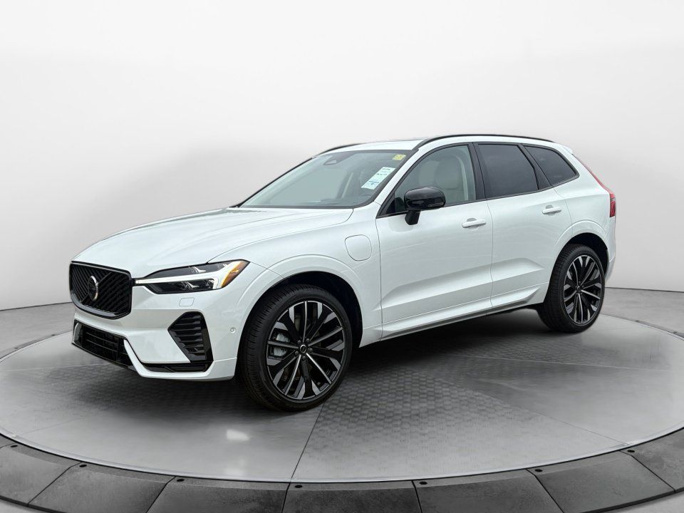 New 2026 Volvo XC60 T8 Ultra w/ Protection Package Premier AWD/4WD image 3