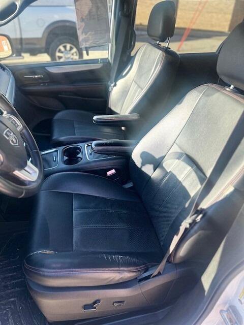 Used 2015 Dodge Grand Caravan R/T FWD image 8