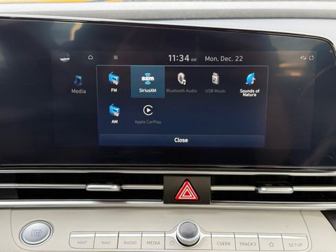 Used 2023 Hyundai Elantra Limited image 27