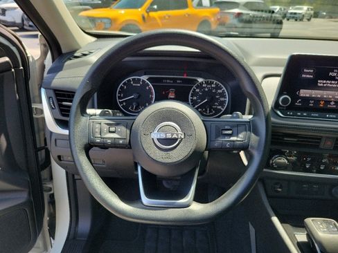 Used 2024 Nissan Rogue S FWD image 23