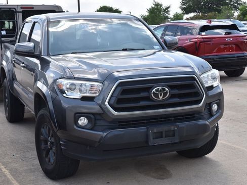 Used 2020 Toyota Tacoma SR5 RWD image 4