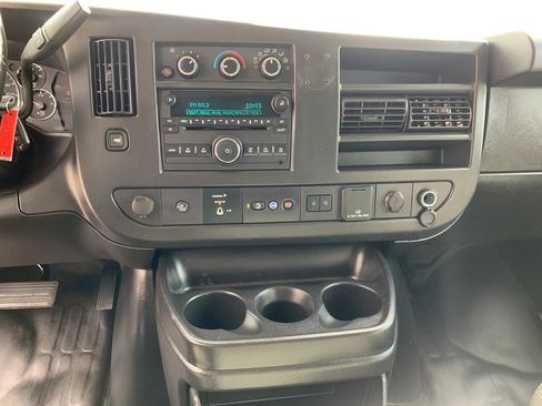 Used 2020 Chevrolet Express 3500 Extended w/ Driver Convenience Package RWD image 16