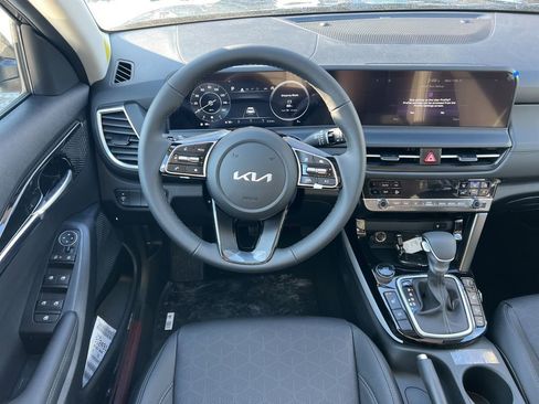 New 2026 Kia Seltos EX w/ EX Sunroof Package image 12