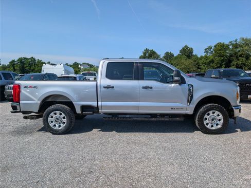 Used 2024 Ford F250 XLT AWD/4WD image 6