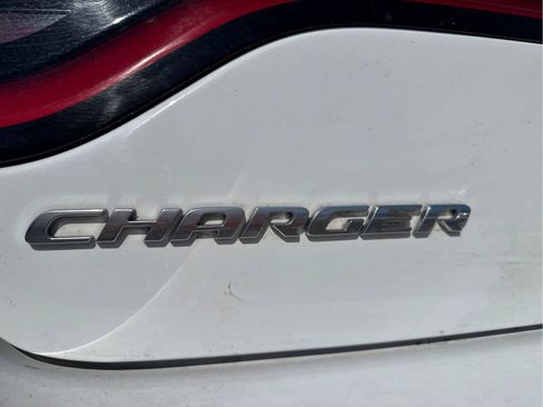 Used 2019 Dodge Charger SXT image 24
