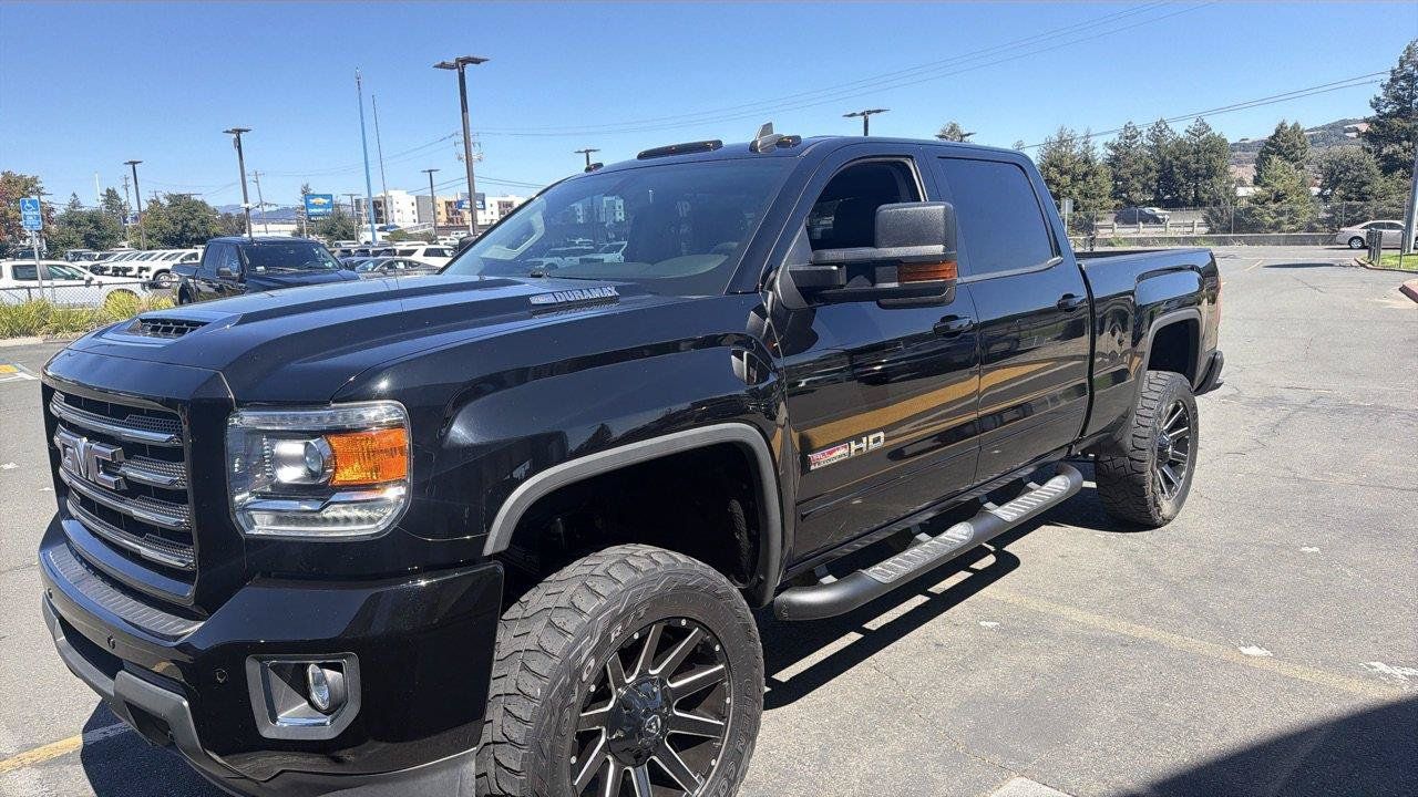 Used 2019 GMC Sierra 2500 SLT w/ Duramax Plus Package AWD/4WD image 1