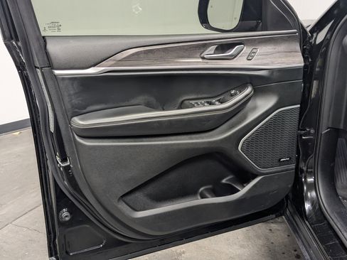 Used 2021 Jeep Grand Cherokee L Limited w/ Trailer Tow Group (B) image 15