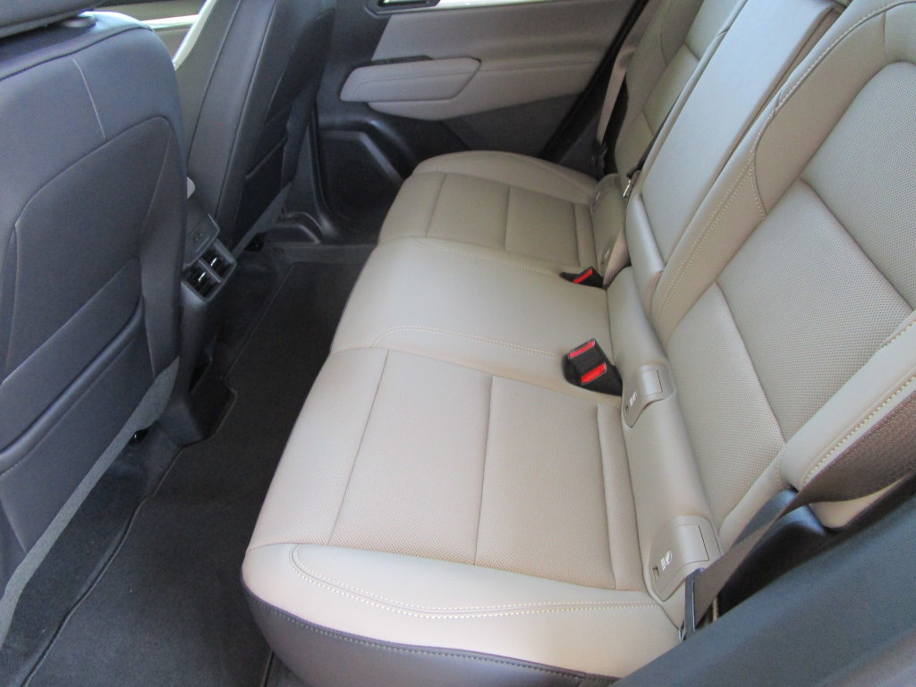 New 2027 GMC Terrain Elevation w/ Elevation Premium Package FWD image 17