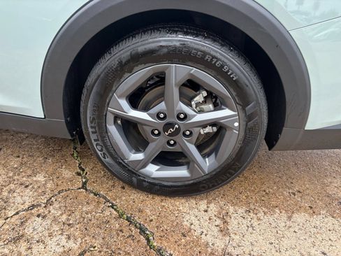 Used 2025 Kia K4 FWD image 29
