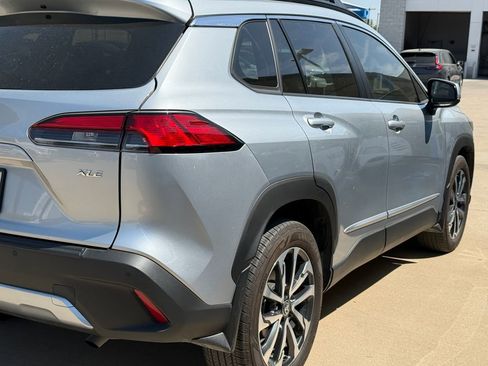 Used 2024 Toyota Corolla Cross XLE image 7