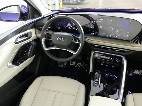 Used 2025 Audi Q5 Premium image 24