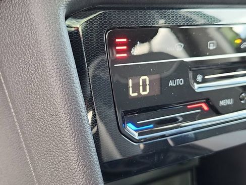 New 2026 Volkswagen Taos SE AWD/4WD image 14