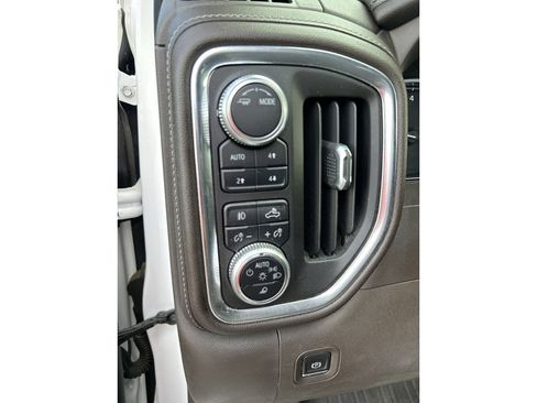 Used 2020 GMC Sierra 1500 SLT image 13