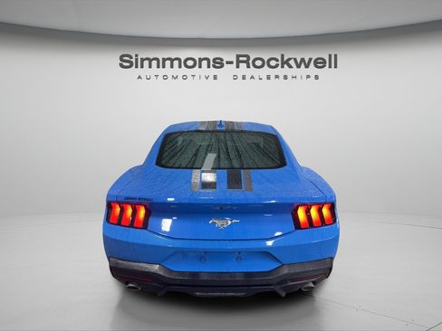 Used 2024 Ford Mustang Coupe RWD image 5