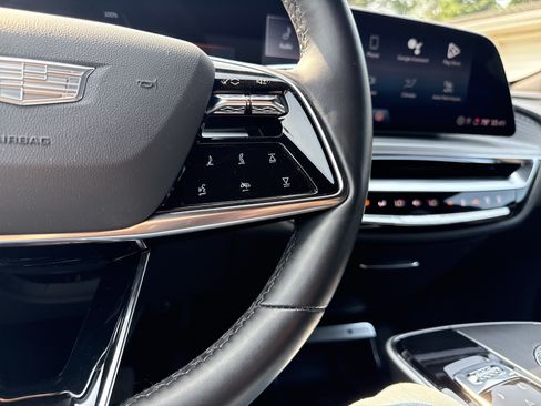 Used 2024 Cadillac Lyriq Luxury AWD/4WD image 27