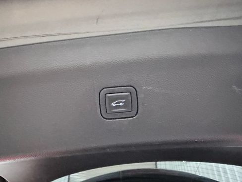Used 2018 Buick Enclave Essence AWD/4WD image 34