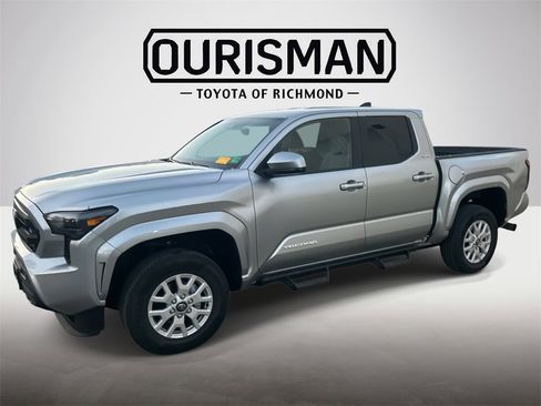 Certified 2025 Toyota Tacoma SR5 image 7