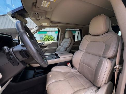 Used 2018 Lincoln Navigator L Reserve w/ Technology Package AWD/4WD image 27