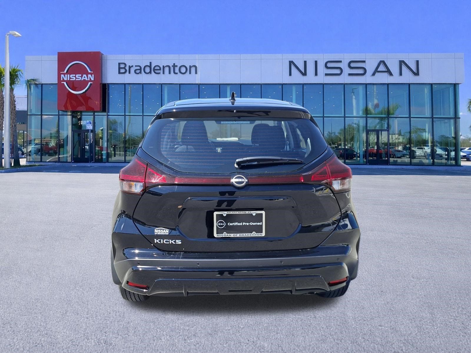 Certified 2025 Nissan Kicks Play S FWD image 6