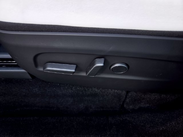 Used 2026 Tesla Model Y Long Range RWD image 28