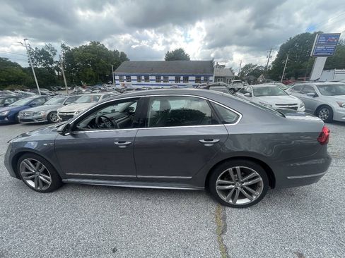 Used 2017 Volkswagen Passat 1.8T R-Line FWD image 7