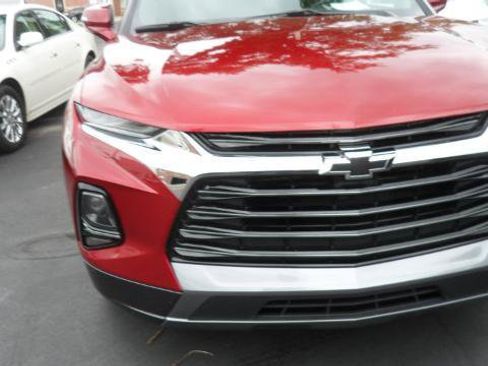 Used 2022 Chevrolet Blazer Premier w/ Enhanced Convenience Package AWD/4WD image 2