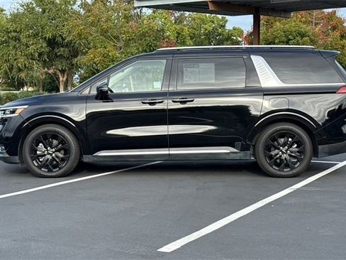 Certified 2022 Kia Carnival SX Prestige image 9