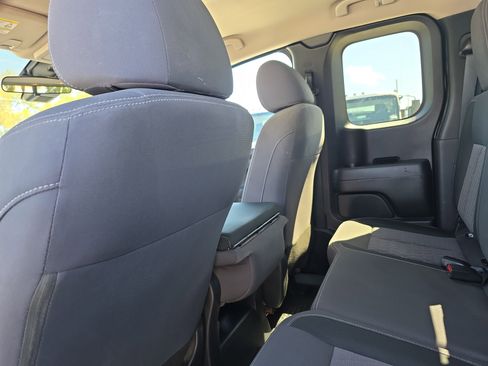 Used 2022 Nissan Titan S image 15