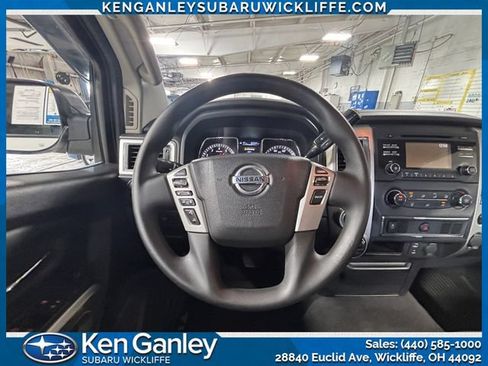 Used 2017 Nissan Titan SV AWD/4WD image 13