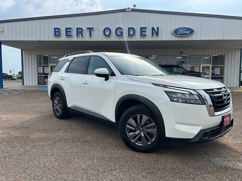 Used 2025 Nissan Pathfinder SV AWD/4WD image 1