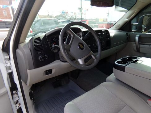 Used 2014 Chevrolet Silverado 2500 LT w/ Interior Plus Package image 13