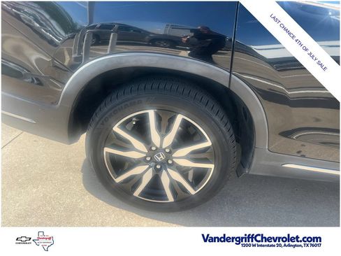 Used 2019 Honda Pilot Touring image 7