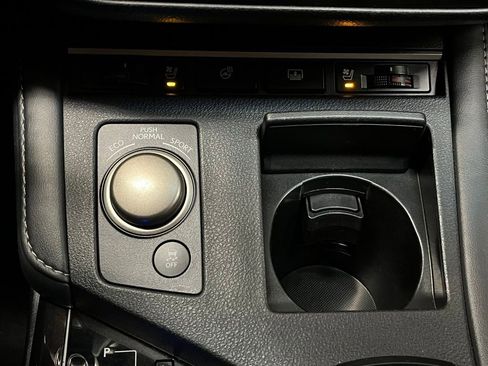 Used 2018 Lexus ES 350 w/ Luxury Package w/Wood Trim image 10