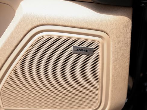 Certified 2025 Porsche Macan image 22