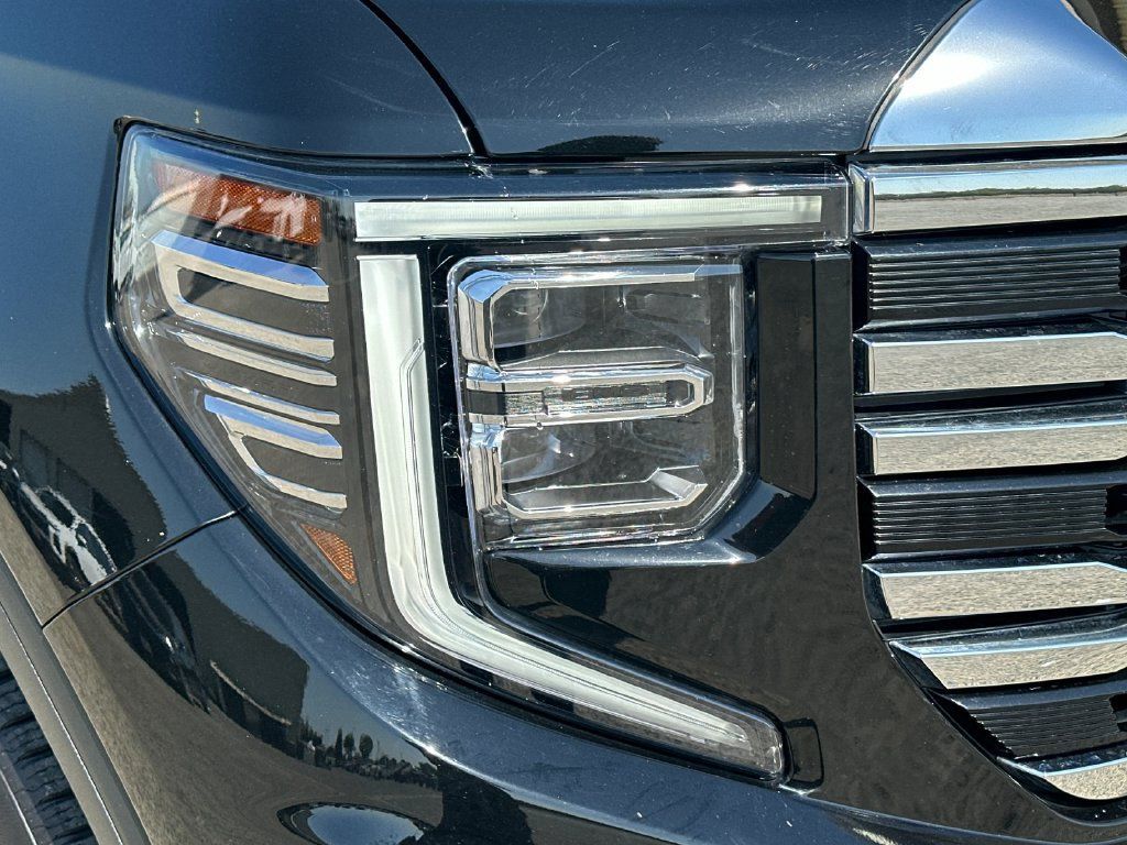 Used 2023 GMC Sierra 1500 SLT w/ SLT Premium Package RWD image 38