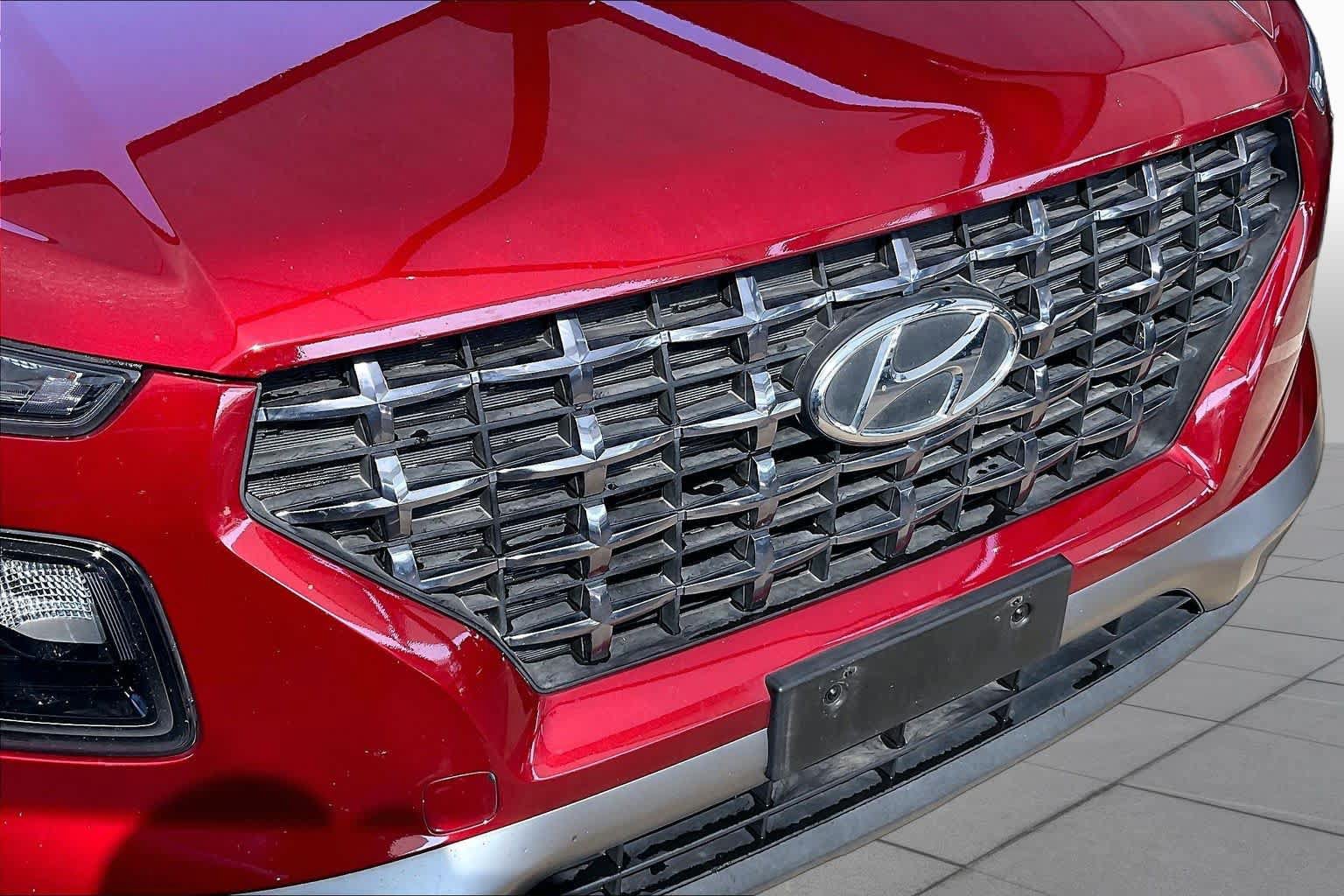 Used 2023 Hyundai Venue SEL w/ Cargo Package FWD image 28