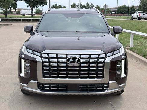 Used 2024 Hyundai Palisade Calligraphy FWD image 2