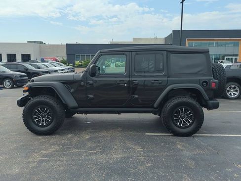 Used 2025 Jeep Wrangler Unlimited Sport AWD/4WD image 6