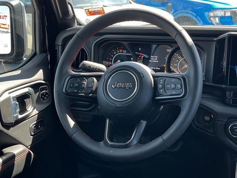 Used 2024 Jeep Gladiator Rubicon image 12