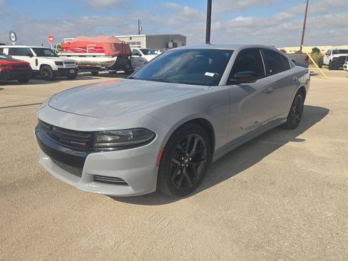 Used 2021 Dodge Charger SXT w/ Blacktop Package RWD image 7
