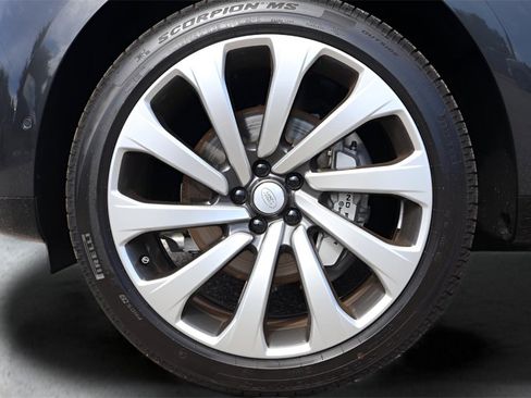 New 2025 Land Rover Range Rover SE image 9