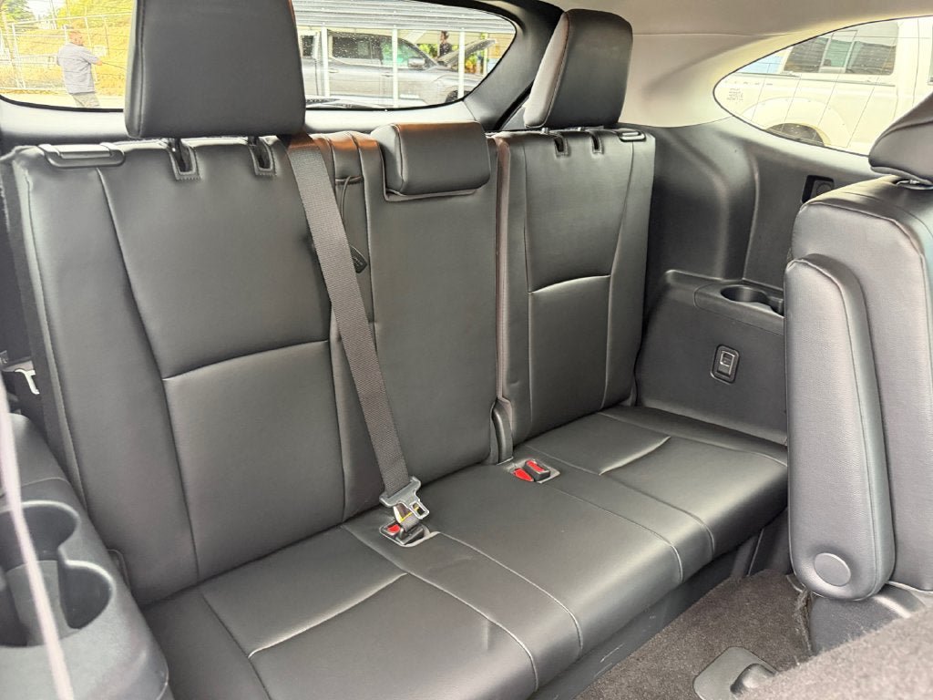 Used 2023 Toyota Highlander XLE AWD/4WD image 33