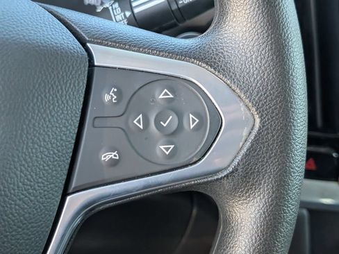 Used 2021 Chevrolet Traverse LS FWD image 22