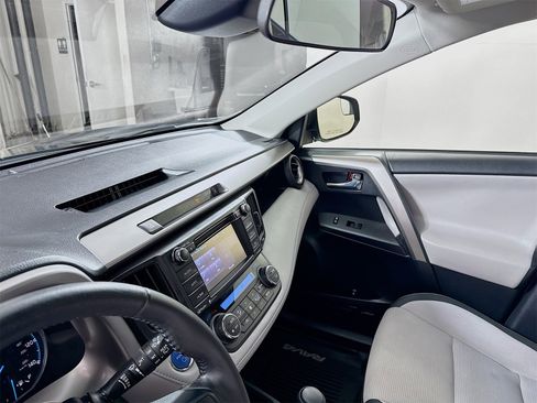 Used 2018 Toyota RAV4 XLE image 5