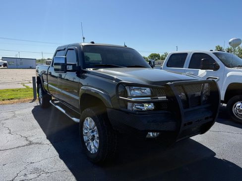 Used 2004 Chevrolet Silverado 2500 LT RWD image 16