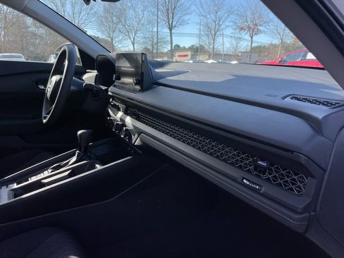 Certified 2025 Honda Accord LX image 32