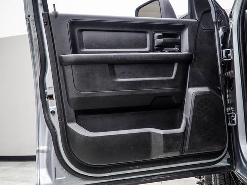 Used 2024 RAM 3500 Tradesman w/ Chrome Appearance Group AWD/4WD image 29