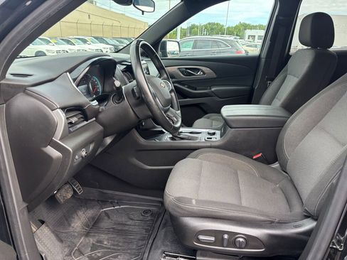 Used 2023 Chevrolet Traverse LT image 11